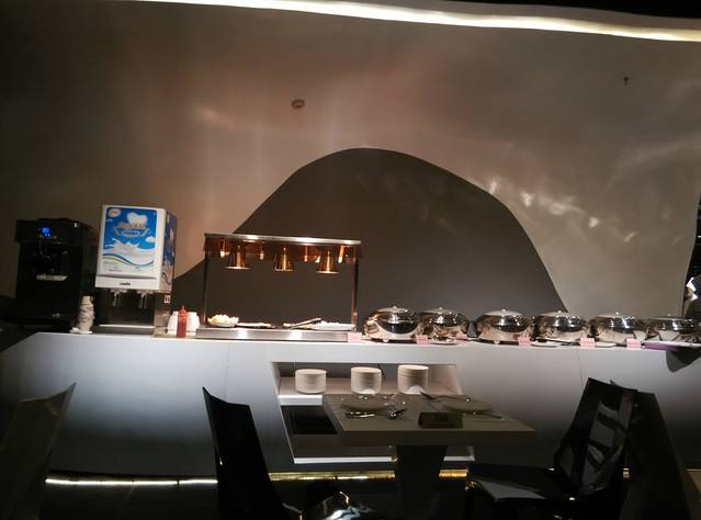 萝卜家机器人海鲜自助餐厅 