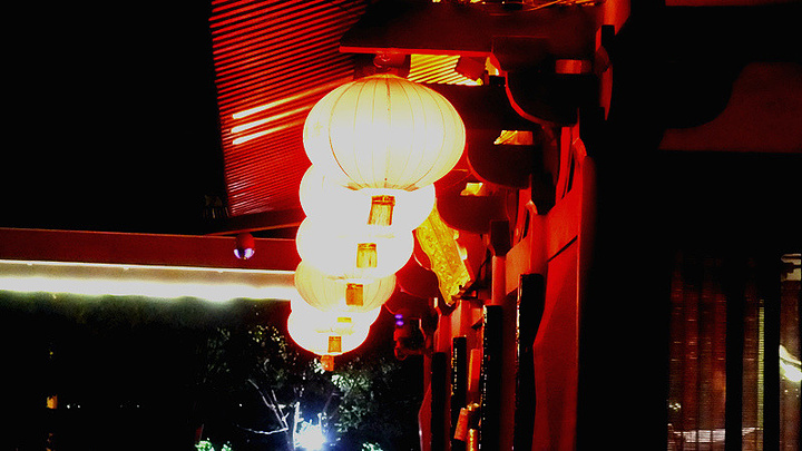 淡季:8:00~大雁塔门票:55元,登楼20元,开放时间