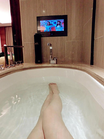 7,天空和草地相接一线,美不胜收~海棠湾 泡泡温