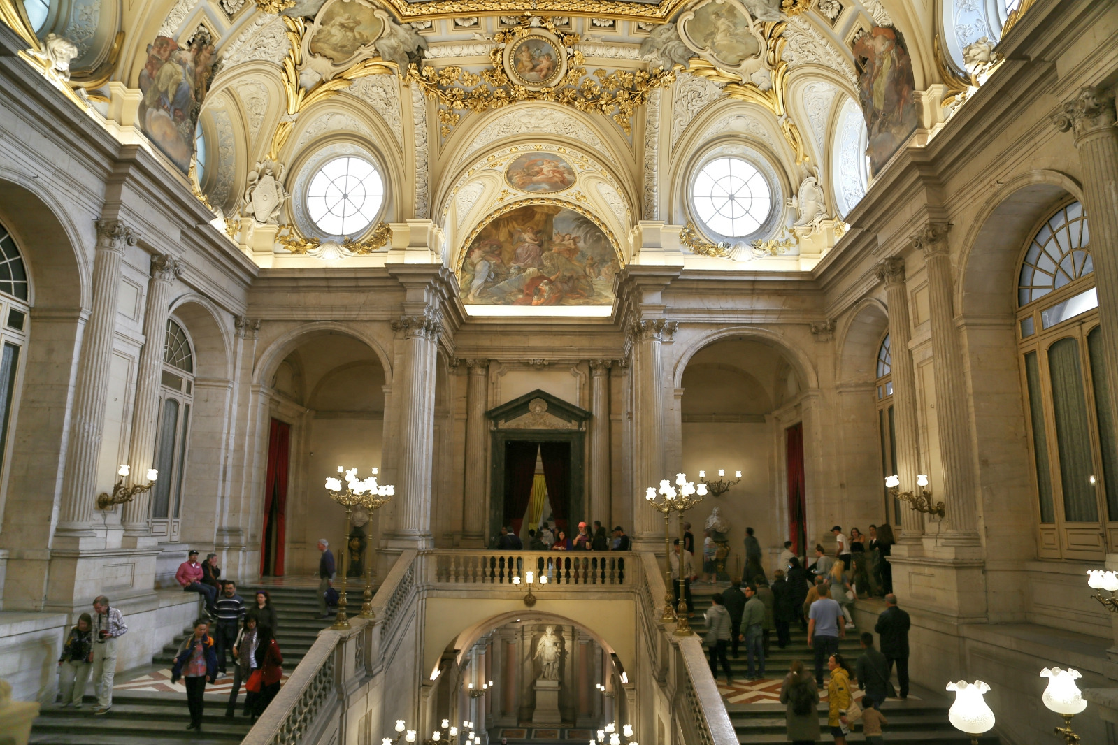 2019马德里王宫游玩攻略,推荐一家皇宫附近的西班牙海【去哪儿攻略】