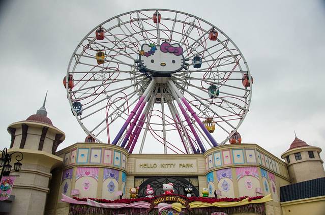 摩天轮是hellokitty乐园里比较有代表性的游玩场所了,来这里游玩非常