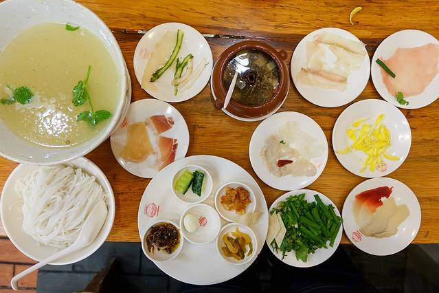 桥香园云南过桥米线(金马碧鸡店)