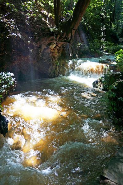长江第一湾漂流
