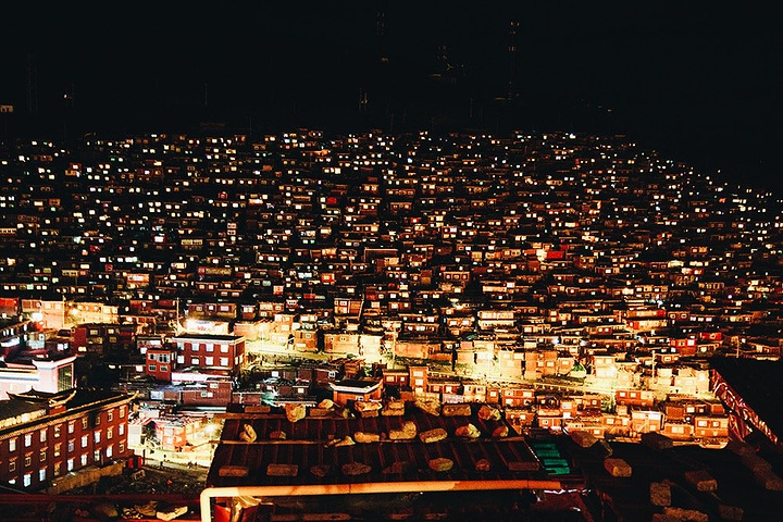 华灯初上是什么意思