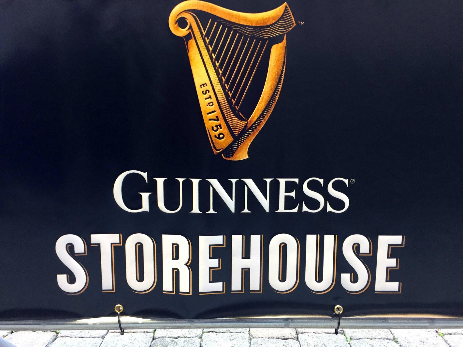 参观健力士酒厂guinnessstorehouse喝到了泡沫丰富细腻清纯的的黑啤还