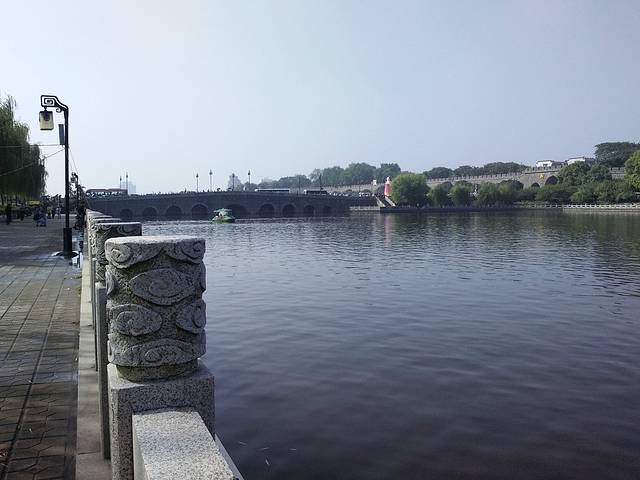 荆州城标金凤腾飞