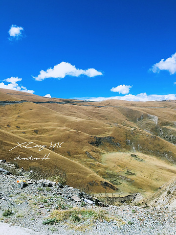 "▲最后的垭口，转完就能看到美丽的羊湖。▲这边都是小规模的藏寨，安居乐业，日出而作，日落而息_甘巴拉"的评论图片