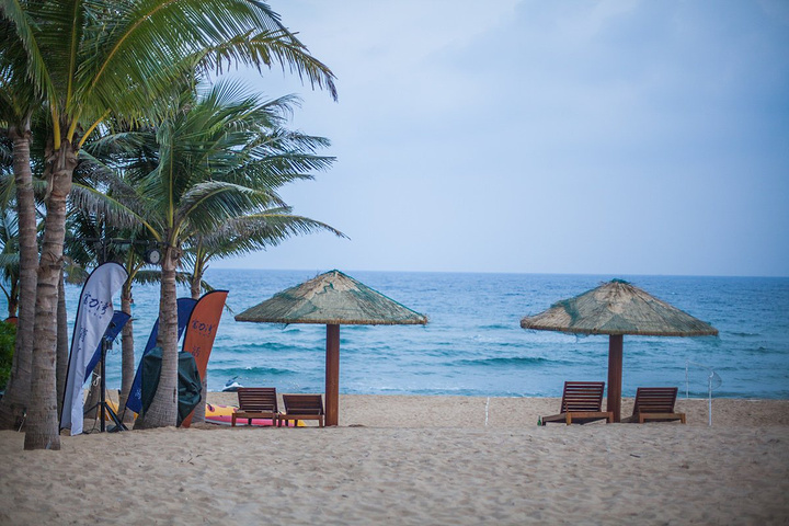 尤其是下午的私人沙滩游玩项目和篝火晚会气氛特别好大家都玩得很嗨