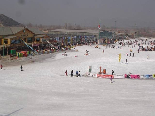 莲花山滑雪场