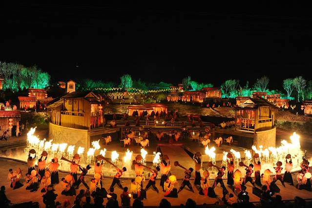 阿惹妞民俗村寨