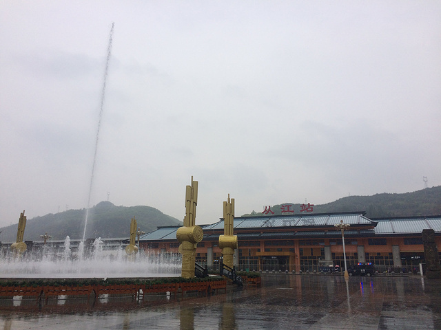 糯米酒,也比较适合女孩子喝,甜甜的,不辣,很好喝_西江千户苗寨&quot