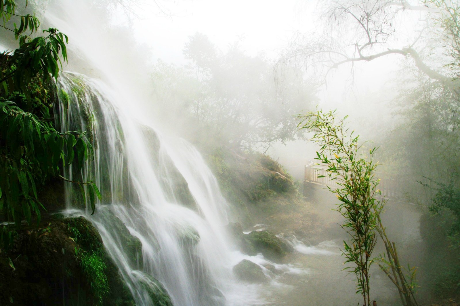 天河潭以山水洞潭瀑布天生桥峡谷隐士为一体有贵州山水浓缩盆景的美称