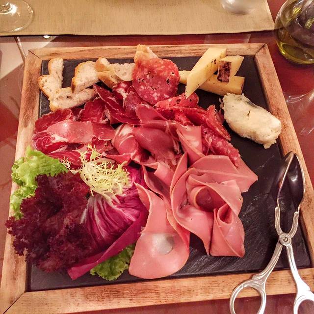 金茂三亚亚龙湾丽思卡尔顿酒店·海边西餐厅·海鲜烧烤·现场乐队·浪漫海景