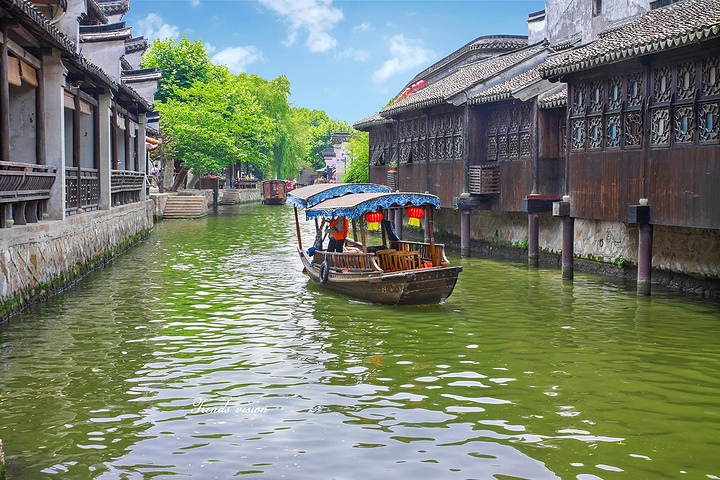 听说水上婚礼是,南浔古镇的另外一道独特风景.