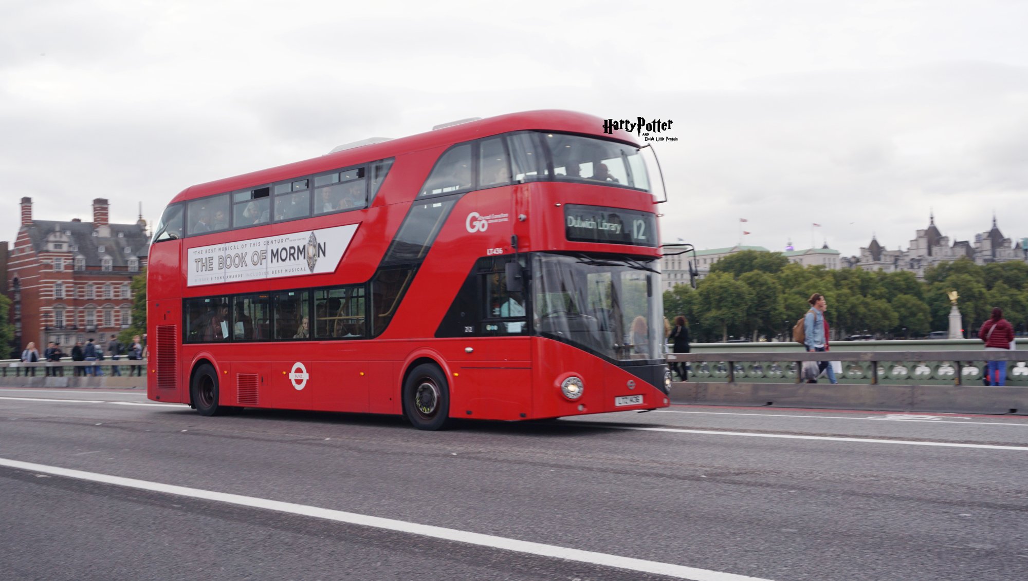 观看/拍摄伦敦眼的最佳位置是河对岸(即伦敦眼的