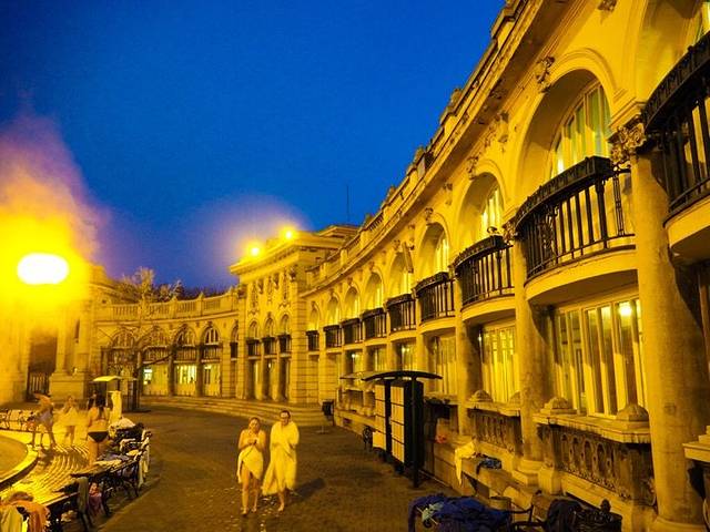 塞切尼温泉浴场