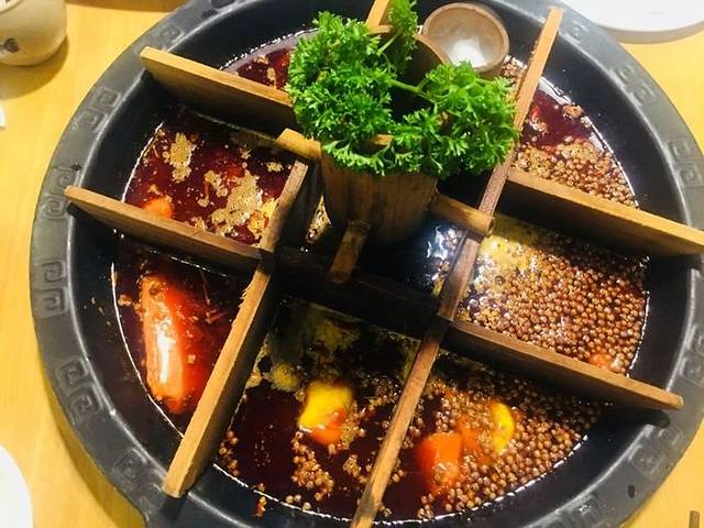 巴九门冰火九宫格老火锅