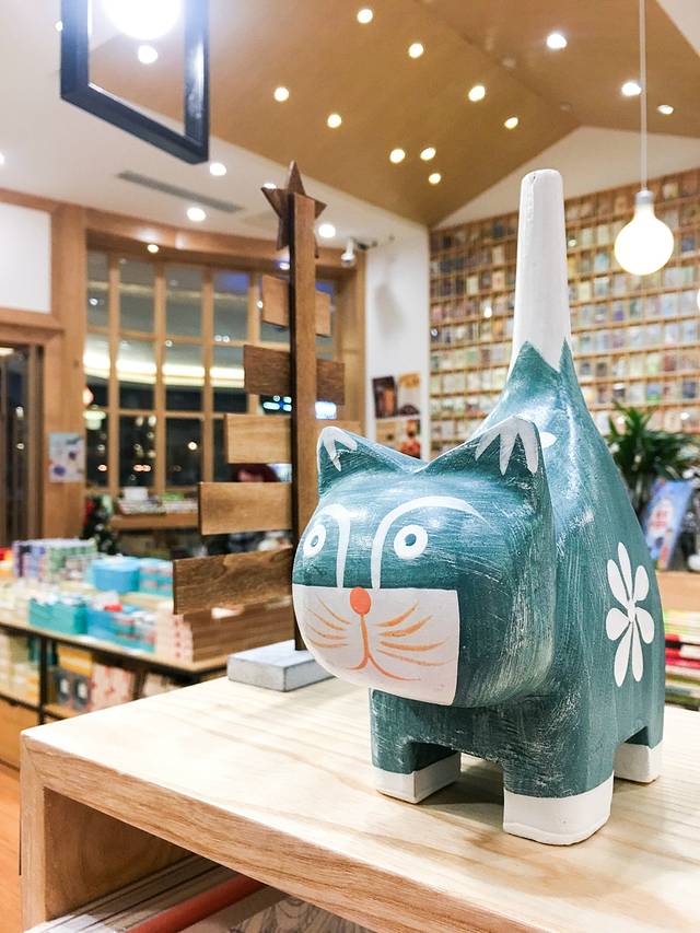 猫的天空之城概念书店(成都远洋太古里店)