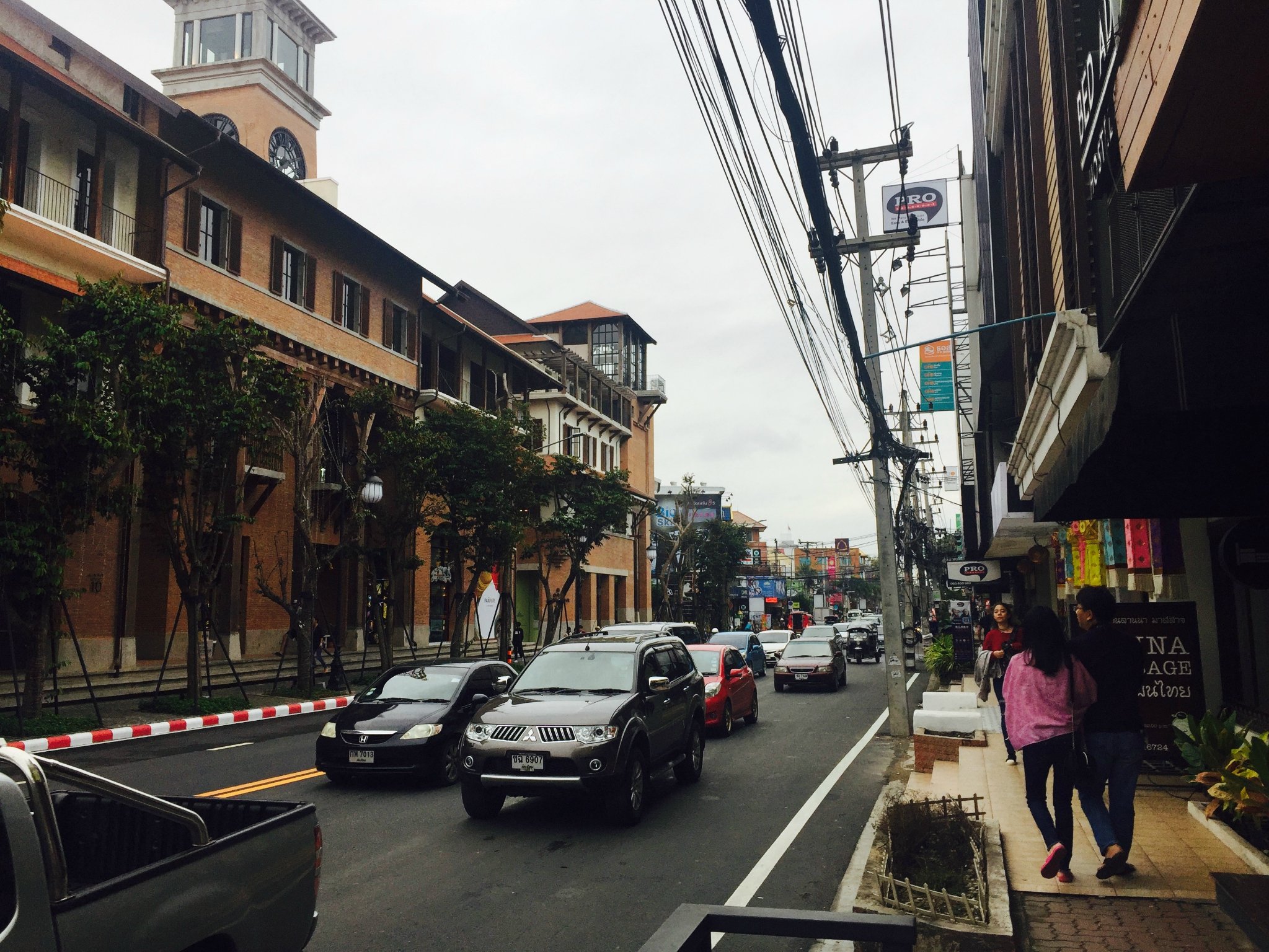 趁着体力最好,我们把行程定在了清迈玛雅购物中心