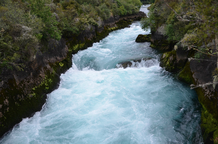 河水给人很干净的感觉