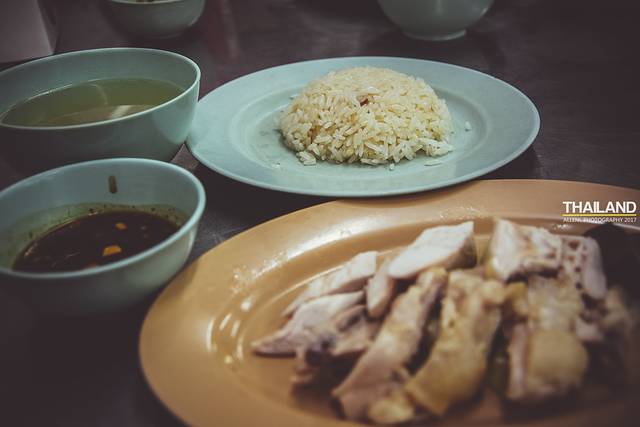 红大哥水门鸡饭