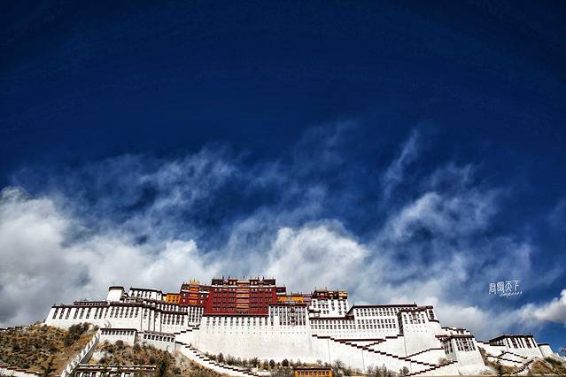 布达拉宫白宫