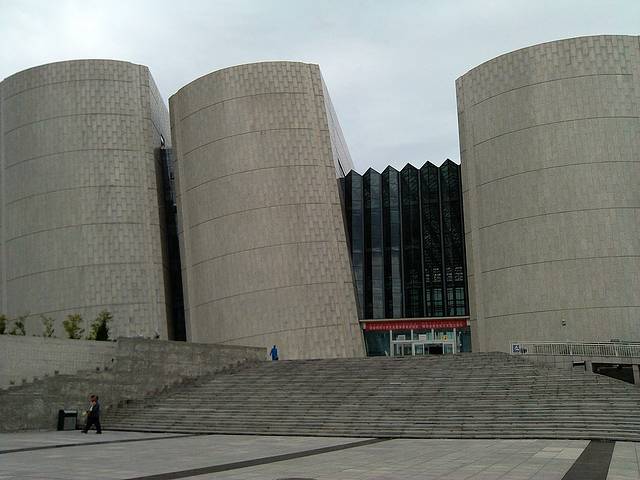 鄂尔多斯图书馆