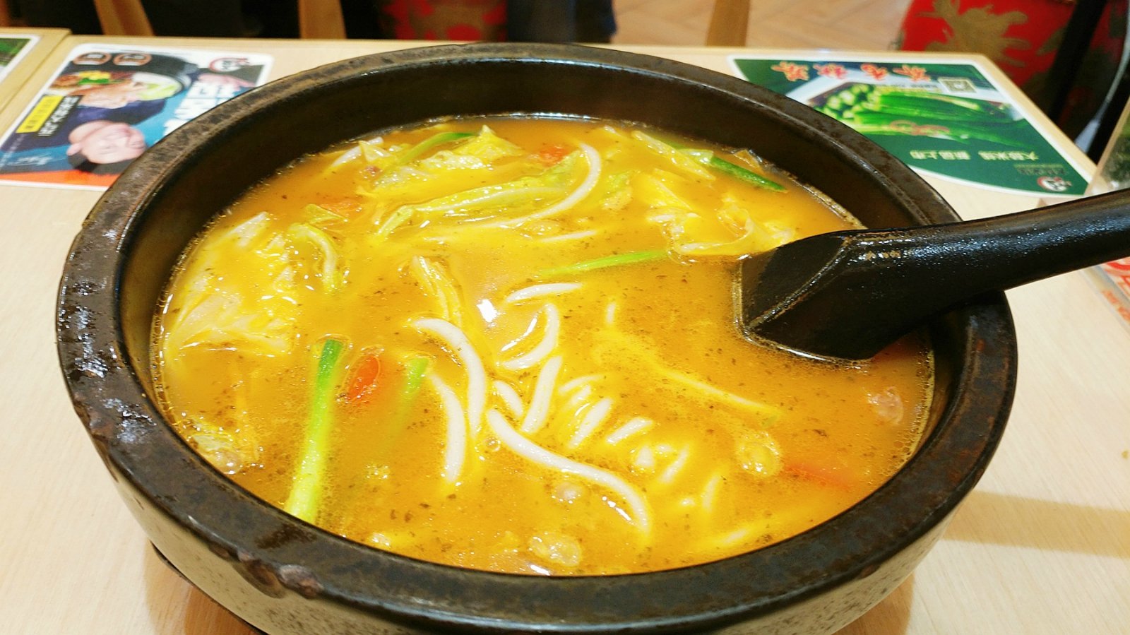 [青花椒牛蛙米线]:点单时服务员告知牛蛙米线需要多等一会时间,估计是