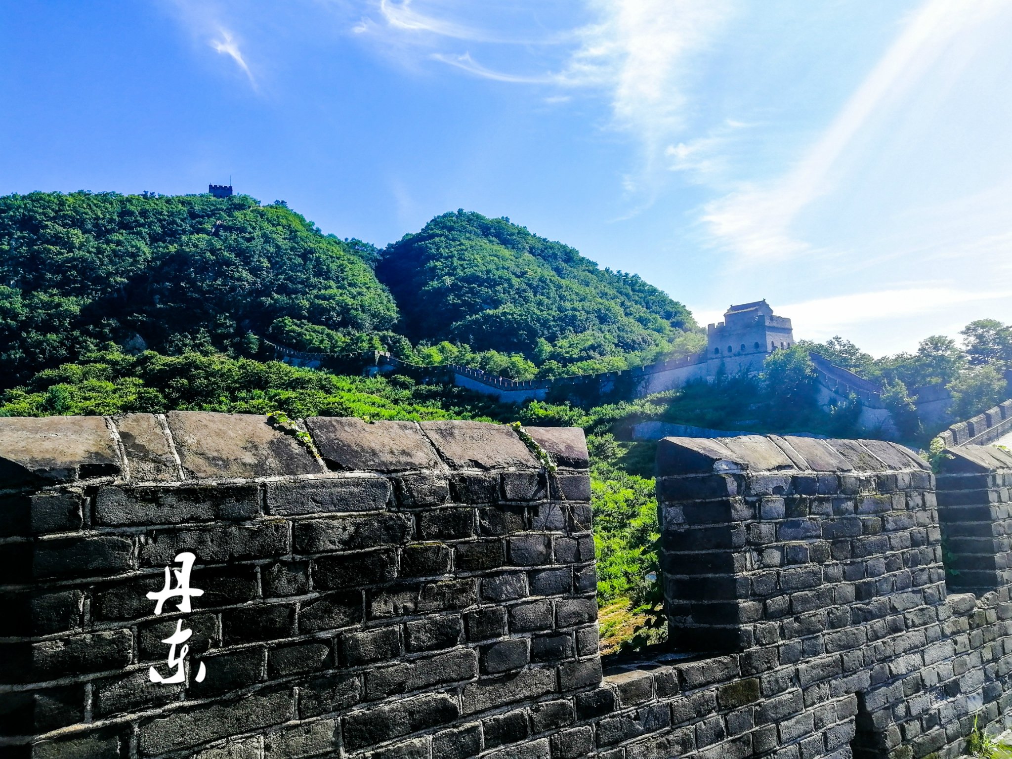 虎山环境优美是早年安东八大名景之一这里有长城睡佛