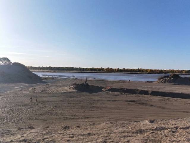 额济纳旗弱水·金沙湾胡杨林风景区