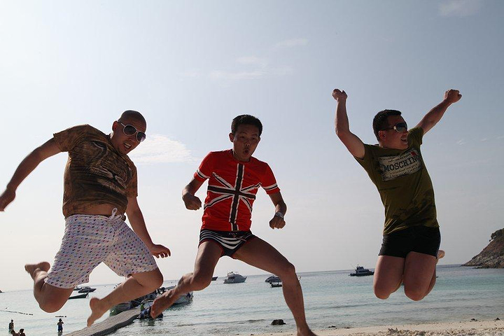 要住上一天,一日游的中午太难受了,太晒了,第二天几个人身上都脱皮了