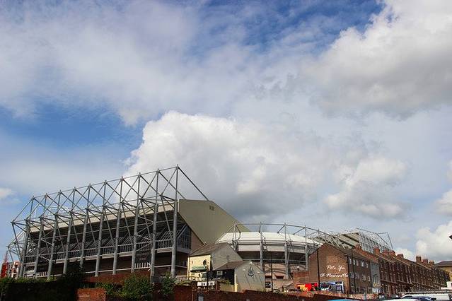 圣詹姆斯公园球场