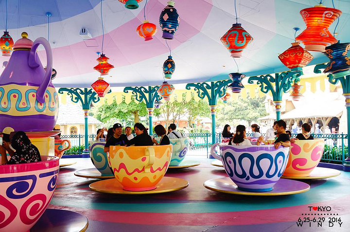 晚上又游玩了一个累死激流勇进的项目,超级刺激好玩!