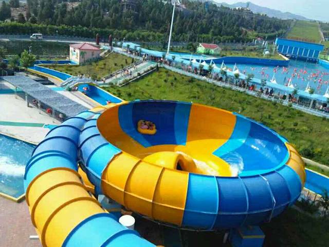 五龙山游乐园
