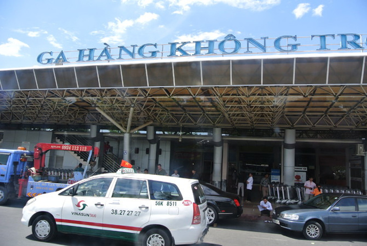 一般在胡志明市机场的士都是这样的.