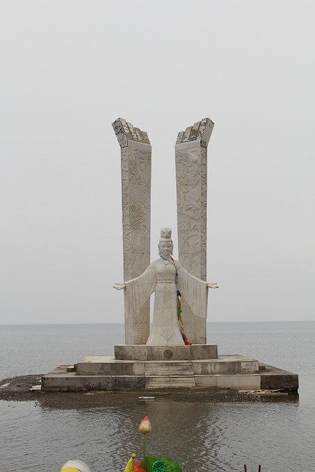 女娲娘娘的雕塑