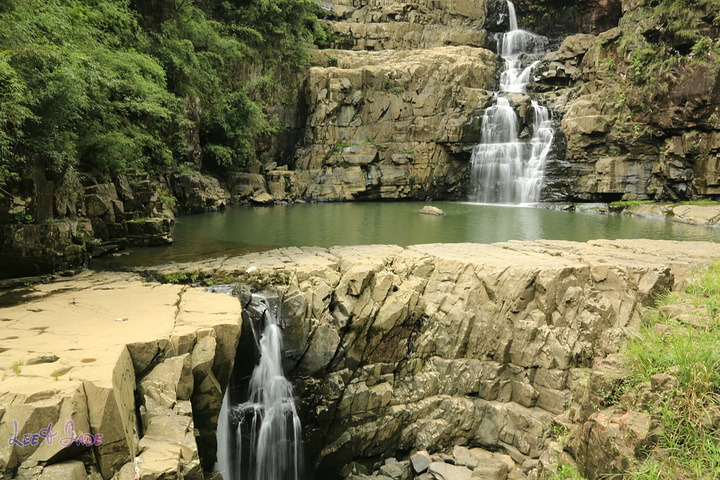 "...天飘降，轻柔，飘忽，无声无息……与雄伟壮阔的悬崖背景，刚柔并济，奇妙地融为一体，真叫人叹为观止_广东大峡谷"的评论图片