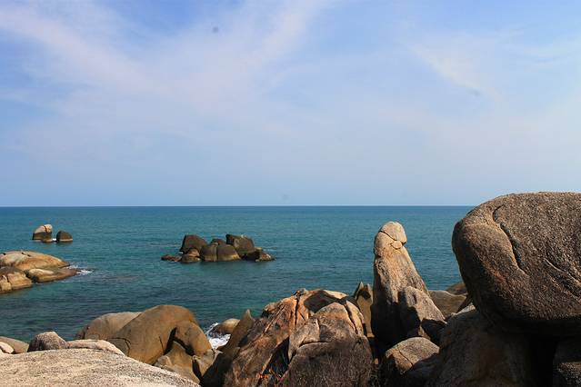 信他和信亚，祖父祖母石