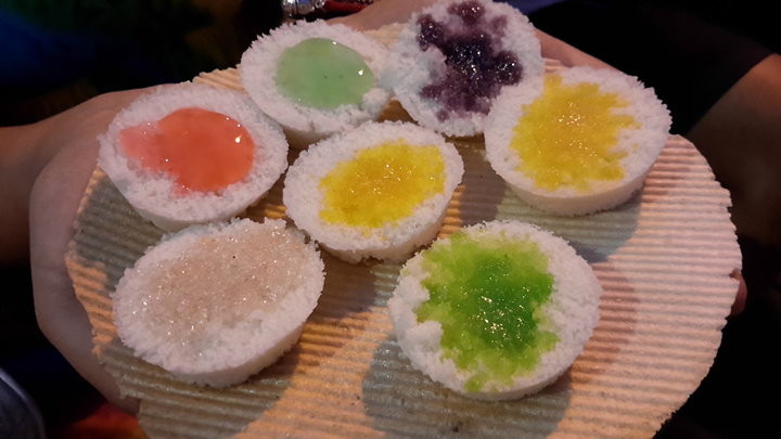 叫梨花糕吧,好像是天津特色本来走过天津眼,过桥5分钟就可以到我们