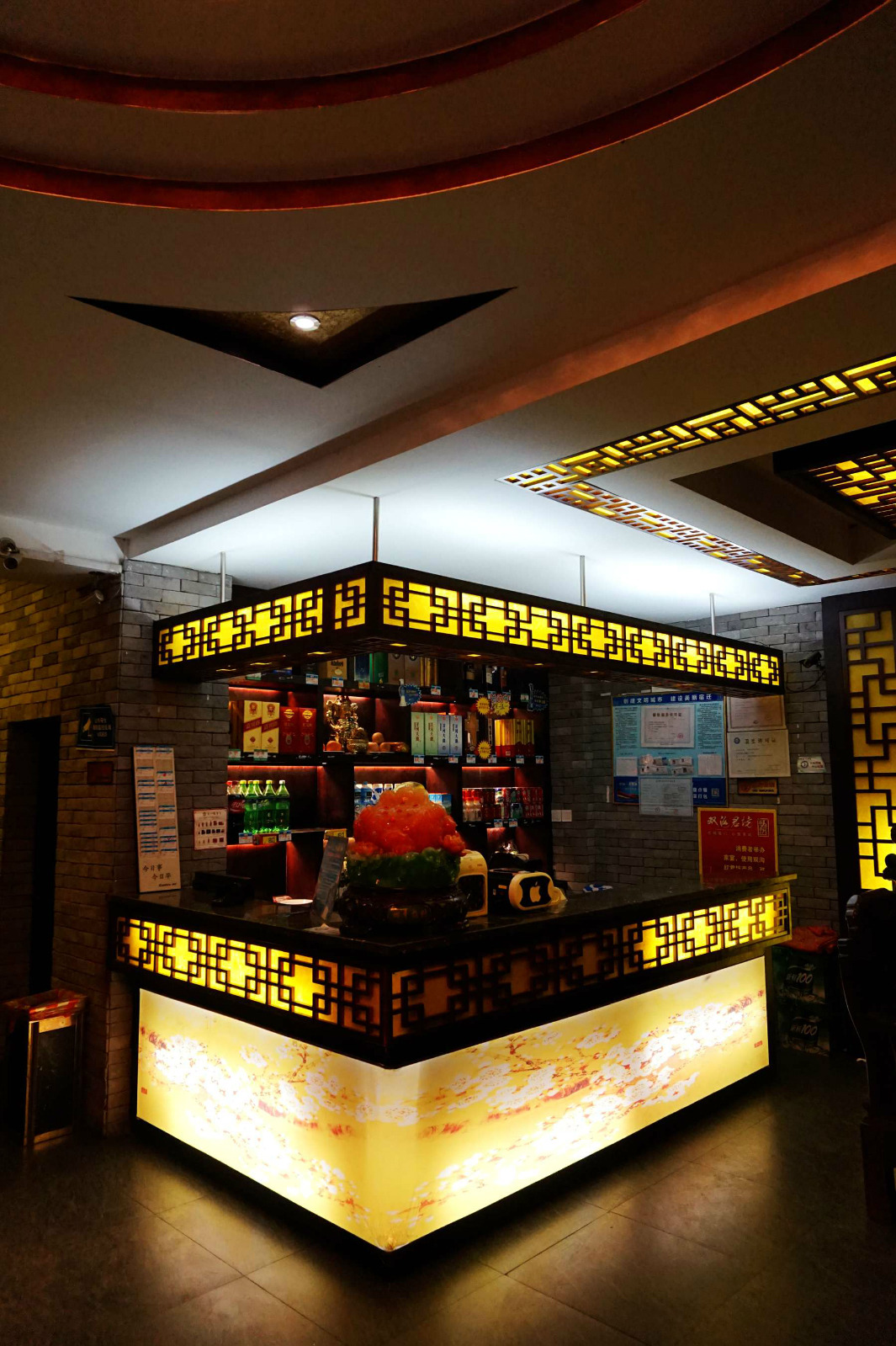 完全是淮扬菜的经典之作啊,很不错的哦.非常值得推荐到此就餐