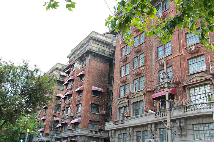 2017.时间,香港TVB有一档节目叫《走过浮华大