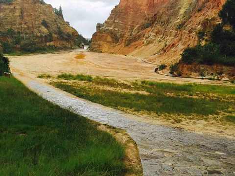 陆良彩色沙林旅游景点攻略图