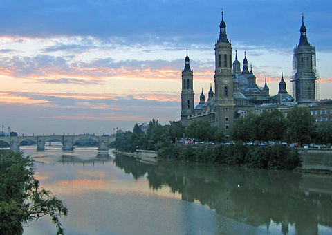 皮拉尔圣母大教堂旅游景点攻略图