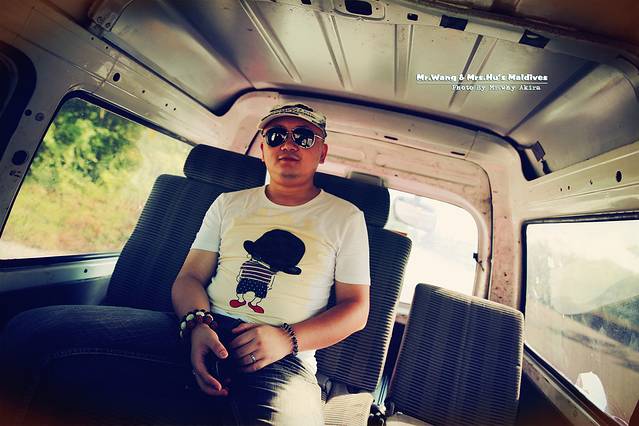 吃过早餐之后,酒店的小黑就开车送我们去机场了.