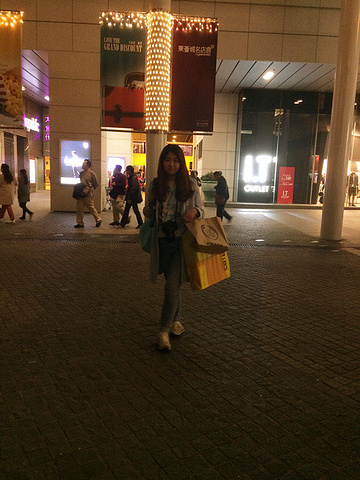 2017东荟城名店仓是香港唯一的名店折扣商场