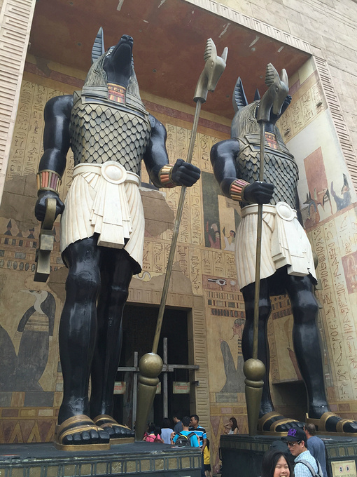 36小时玩转圣淘沙之三巨星魅力环球影城 比如这个"木乃伊复仇记",有