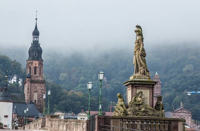 卡尔特奥多雕像