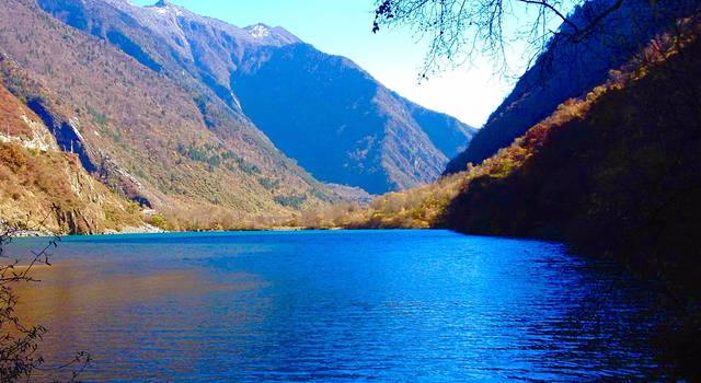 看山看水游四川