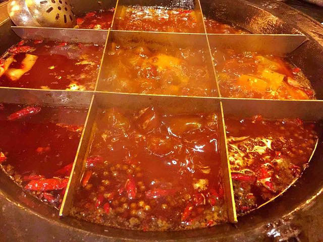 九宫格麻辣锅底_井格老灶火锅(龙德广场店)"的评论图片