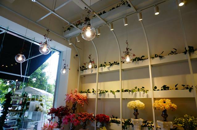 西堤咖啡一条街